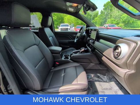 Used 2024 Chevrolet Colorado LT w/ LT Convenience Package III AWD/4WD image 29