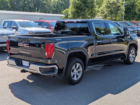 Used 2024 GMC Sierra 1500 SLT AWD/4WD image 3