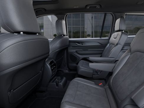 New 2025 Jeep Grand Cherokee L Altitude image 23