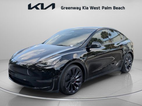 Used 2024 Tesla Model Y Performance AWD/4WD image 3