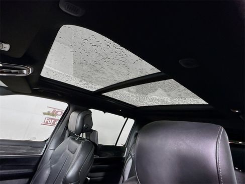 Used 2022 Jeep Wagoneer Series III w/ Premium Group I image 11