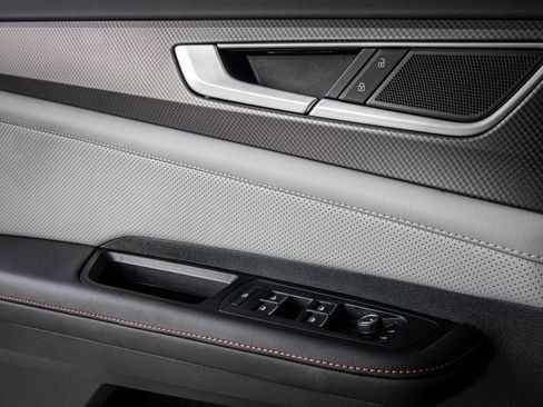 Used 2025 Volkswagen Atlas Peak Edition SE image 22