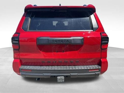 Used 2025 Toyota 4Runner SR5 AWD/4WD image 5