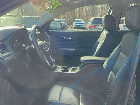 Used 2023 GMC Acadia SLT w/ Elevation Edition image 14