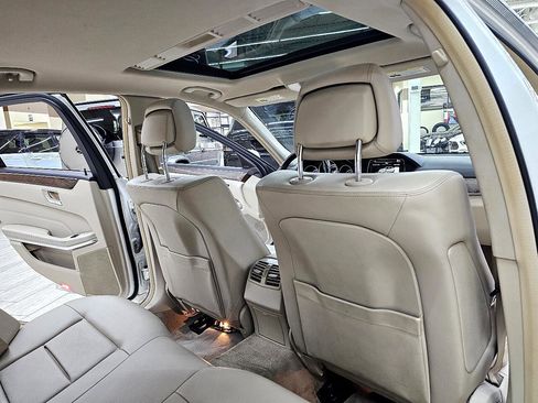 Used 2016 Mercedes-Benz E 350 Sedan image 27