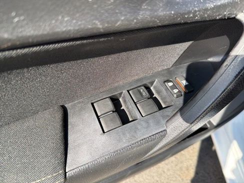 Used 2019 Toyota Corolla LE image 11