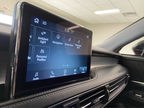 Used 2022 Lincoln Corsair Standard w/ Premium Package image 34