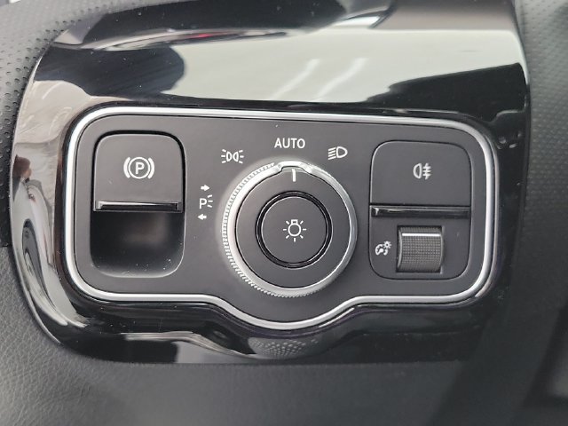 Used 2024 Mercedes-Benz CLA 250 4MATIC image 32