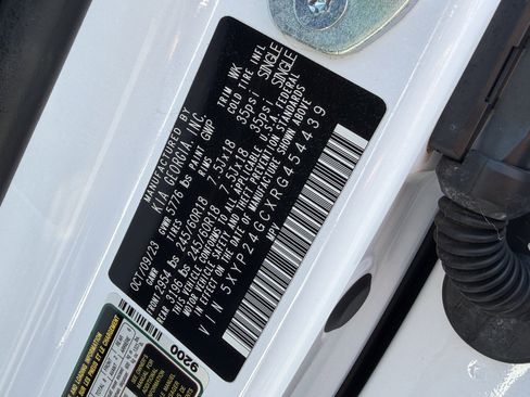 Certified 2024 Kia Telluride LX FWD image 29