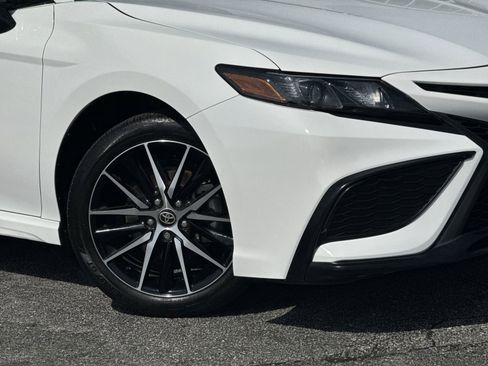 Used 2024 Toyota Camry SE image 13
