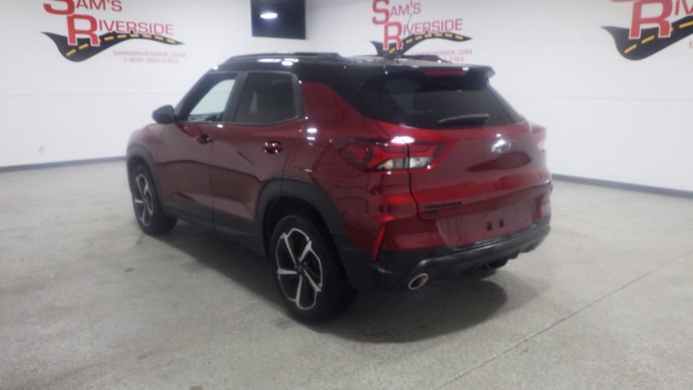 Used 2023 Chevrolet TrailBlazer RS w/ Sun and Liftgate Package AWD/4WD image 2