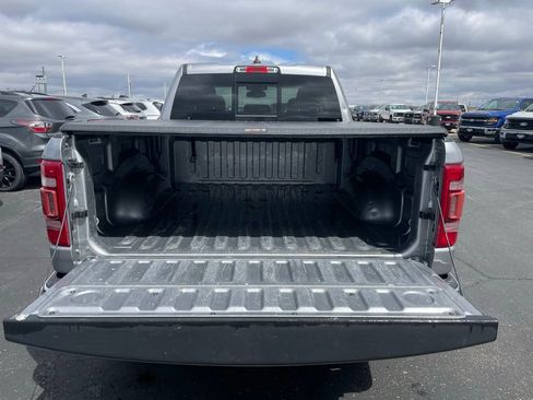 Used 2019 RAM 1500 Laramie AWD/4WD image 33