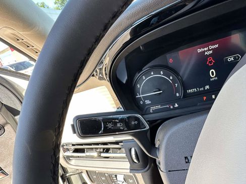 Used 2022 Lincoln Corsair Standard w/ Equipment Group 101A image 25