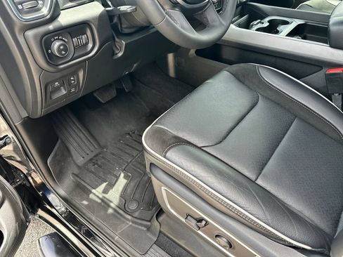 Used 2025 RAM 1500 Laramie w/ Sport Appearance Package AWD/4WD image 19
