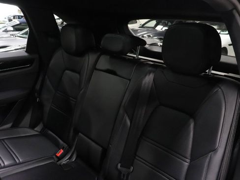 Used 2021 Porsche Cayenne image 16