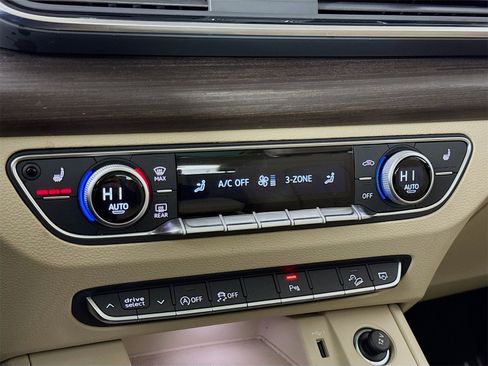 Used 2023 Audi Q5 2.0T Premium w/ Convenience Package image 15