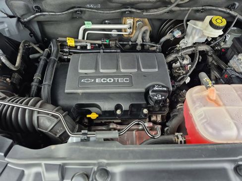 Used 2019 Chevrolet Trax LT w/ LT Convenience Package image 34