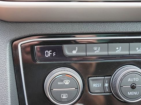 Used 2022 Volkswagen Atlas SE AWD/4WD image 29