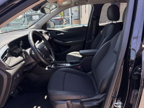 Used 2025 Buick Encore GX Preferred AWD/4WD image 25