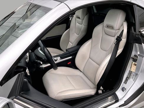 Used 2014 Mercedes-Benz SLK 350 image 8