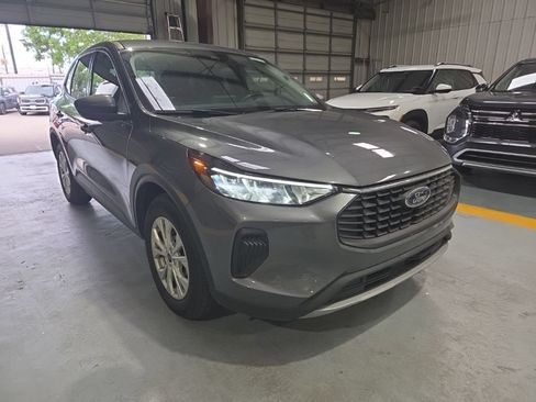 Used 2025 Ford Escape Active FWD image 6