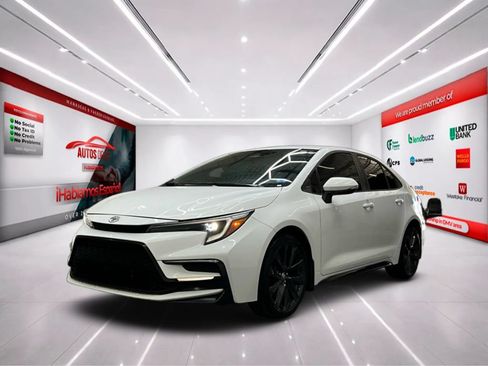 Used 2024 Toyota Corolla SE FWD image 3