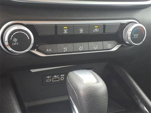 Used 2024 Nissan Altima 2.5 SV image 17