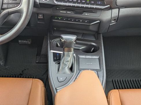 Used 2021 Lexus UX 200 w/ Premium Package FWD image 18