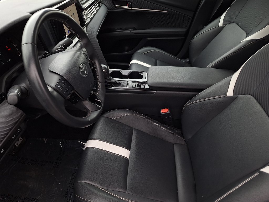 Used 2025 Toyota Camry SE FWD image 10