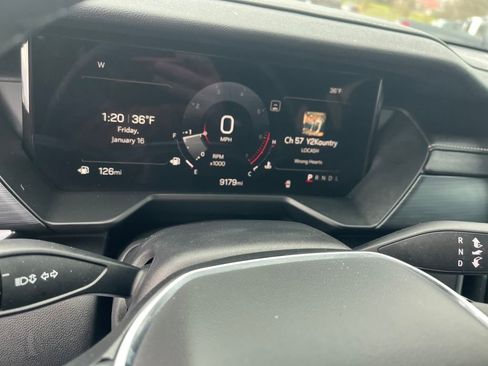 Used 2025 GMC Acadia Elevation w/ Black Edition image 9