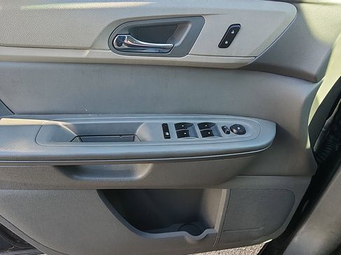 Used 2015 Chevrolet Traverse LS FWD image 15