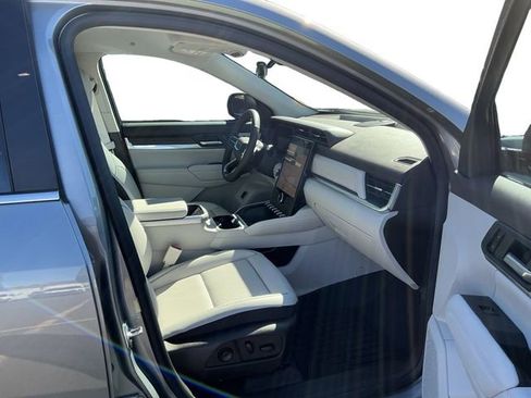 Used 2026 GMC Terrain Denali image 10