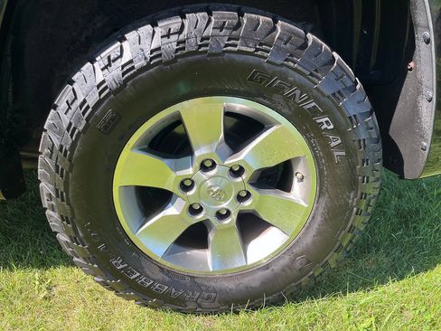 Used 2013 Toyota 4Runner SR5 AWD/4WD image 4