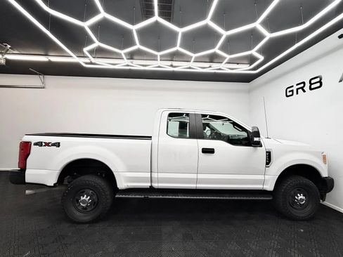 Used 2017 Ford F250 XL w/ Power Equipment Group AWD/4WD image 9