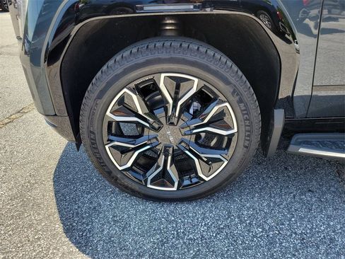 New 2025 GMC Sierra EV Denali image 3