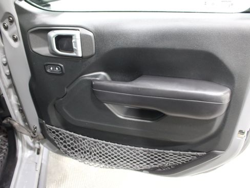 Used 2019 Jeep Wrangler Rubicon w/ Steel Bumper Group AWD/4WD image 26