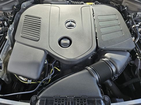 Certified 2025 Mercedes-Benz GLC 300 image 32