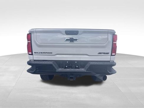 Used 2026 Chevrolet Silverado 2500 ZR2 w/ LPO, Dark Essentials Package AWD/4WD image 8
