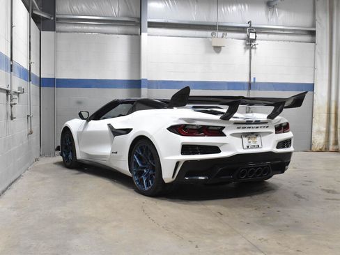 Used 2025 Chevrolet Corvette ZR1 w/ ZR1 Carbon Fiber Aero Package RWD image 25