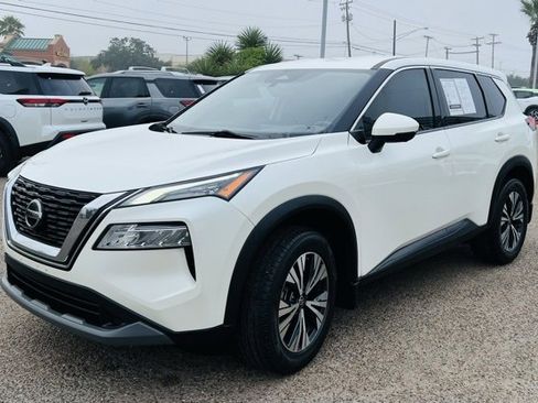 Certified 2021 Nissan Rogue SV image 3