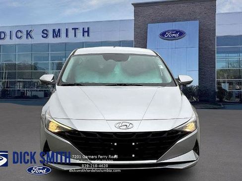Used 2021 Hyundai Elantra SEL w/ Convenience Package FWD image 2