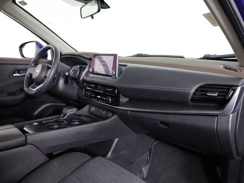 Used 2021 Nissan Rogue SV image 23