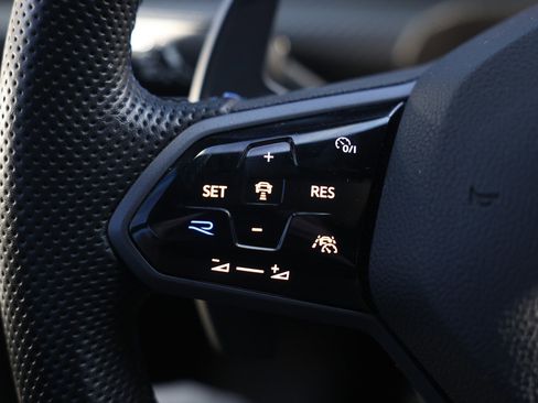 Used 2023 Volkswagen Golf R 2.0T image 30