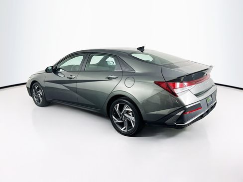 Used 2025 Hyundai Elantra Sport FWD image 5