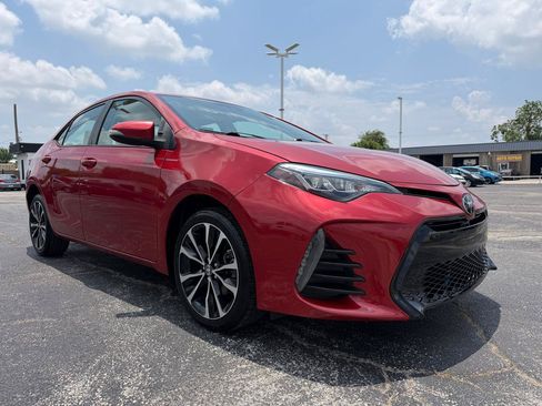 Used 2017 Toyota Corolla XSE FWD image 3