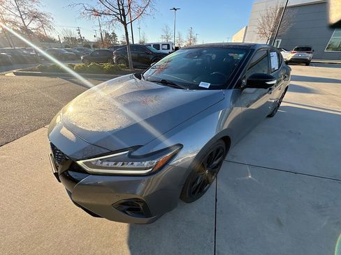 Used 2022 Nissan Maxima SR w/ Sport Mat Group image 5