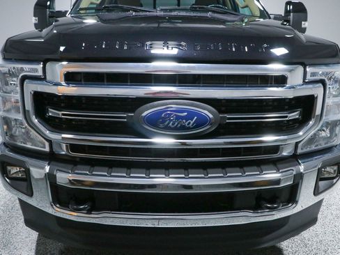 Used 2022 Ford F250 Lariat w/ Lariat Value Package AWD/4WD image 4