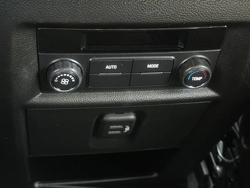 Used 2023 Chevrolet Traverse LT w/ LPO, Cargo Package AWD/4WD image 25