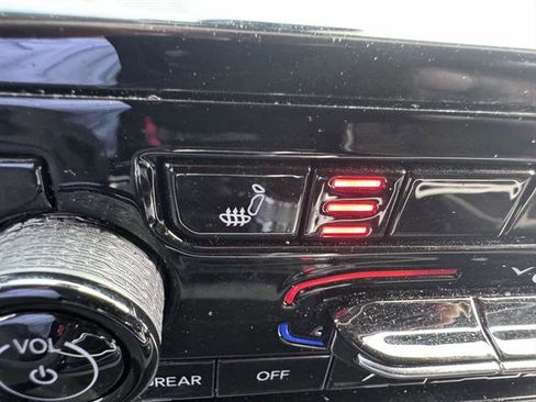 Used 2022 Jeep Grand Cherokee Laredo w/ Luxury Tech Group I image 13