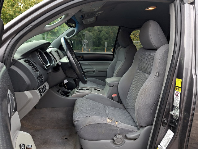 Used 2011 Toyota Tacoma 4x4 Access Cab V6 w/ TRD Off-Road Pkg image 8